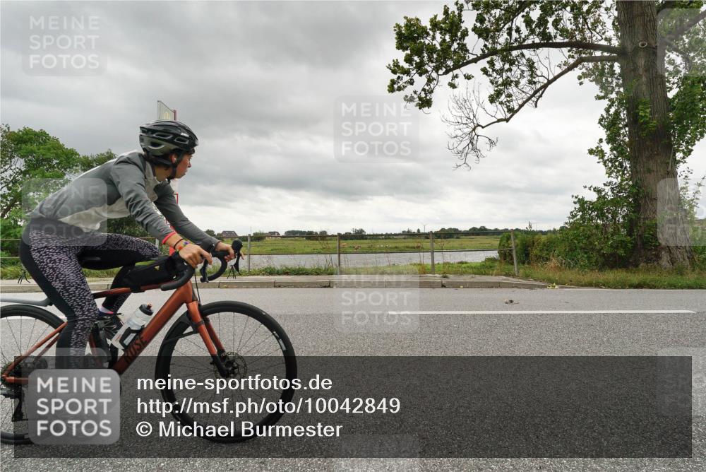 30.08.2026 - Elbe Triathlon Hamburg Michael Burmester http://msf.ph/oto/10042849 30.08.2026 13:37:00 Radfahren  meine-sportfotos.de