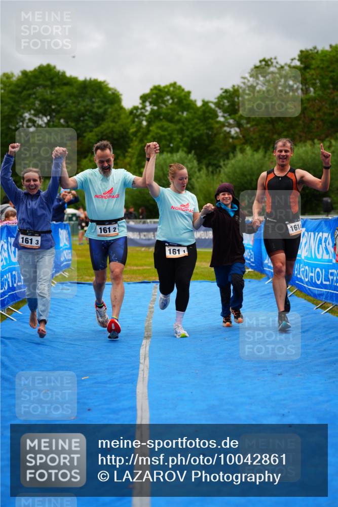 30.08.2026 - Elbe Triathlon Hamburg LAZAROV Photography http://msf.ph/oto/10042861 30.08.2026 16:31:12 Ziel  meine-sportfotos.de