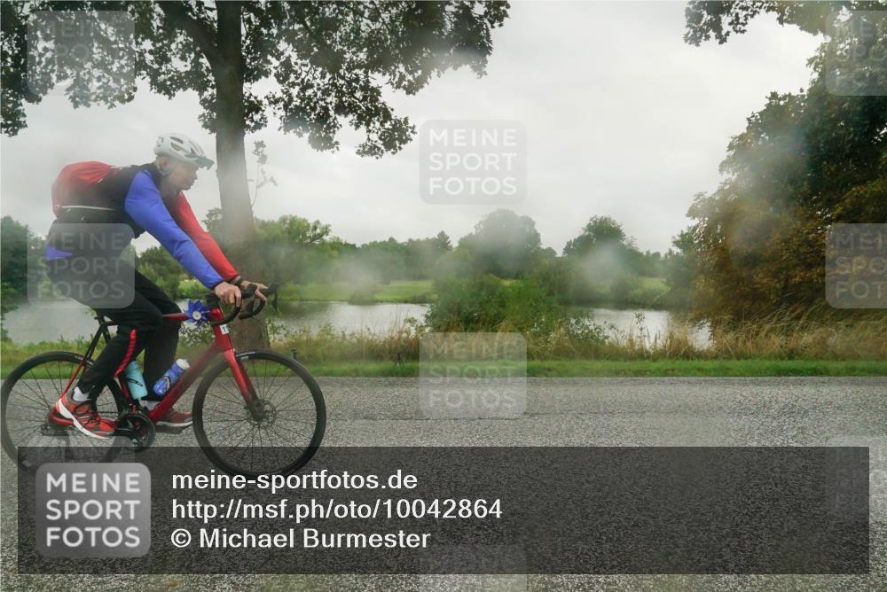 30.08.2026 - Elbe Triathlon Hamburg Michael Burmester http://msf.ph/oto/10042864 30.08.2026 08:56:26 Radfahren  meine-sportfotos.de