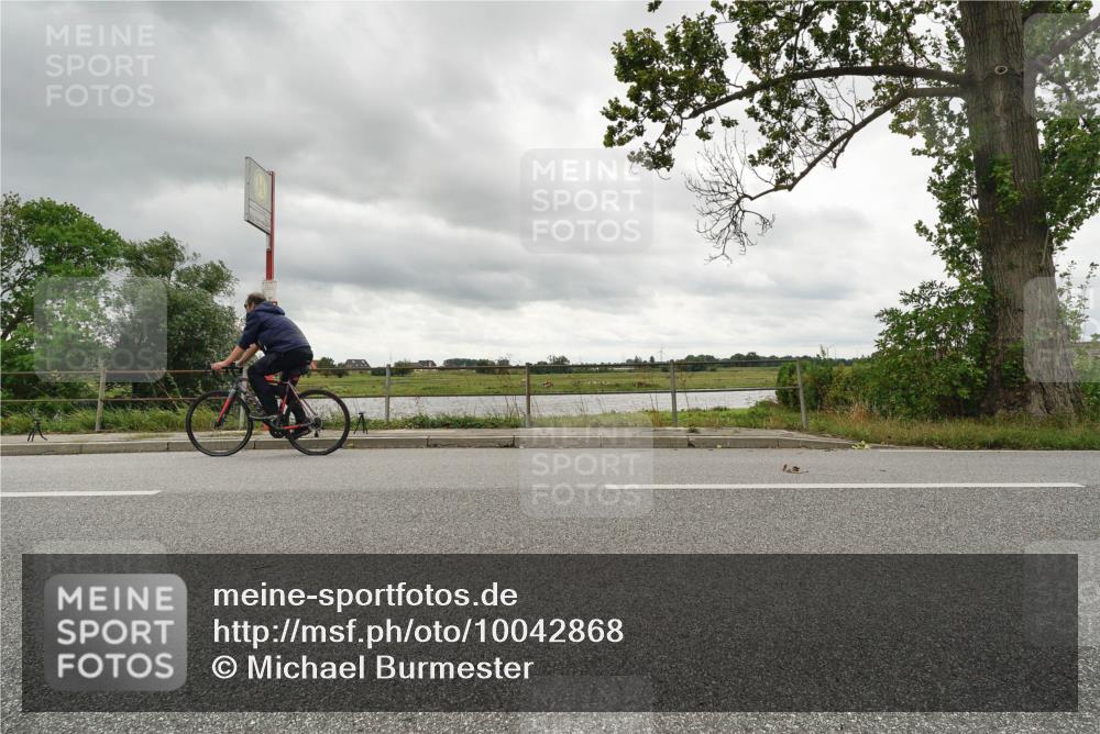 30.08.2026 - Elbe Triathlon Hamburg Michael Burmester http://msf.ph/oto/10042868 30.08.2026 13:37:50 Radfahren  meine-sportfotos.de