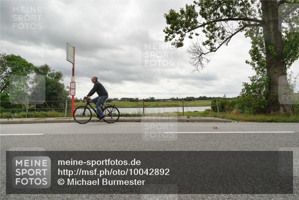30.08.2026 - Elbe Triathlon Hamburg Michael Burmester http://msf.ph/oto/10042892 30.08.2026 13:38:49 Radfahren  meine-sportfotos.de