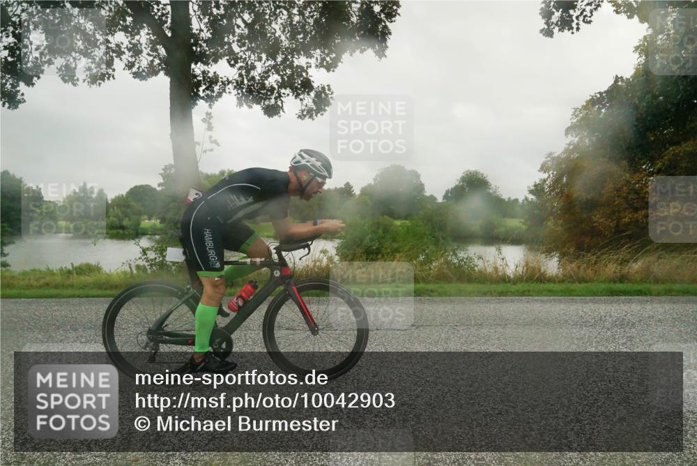 30.08.2026 - Elbe Triathlon Hamburg Michael Burmester http://msf.ph/oto/10042903 30.08.2026 08:57:02 Radfahren 182, 227, 255, 388 meine-sportfotos.de