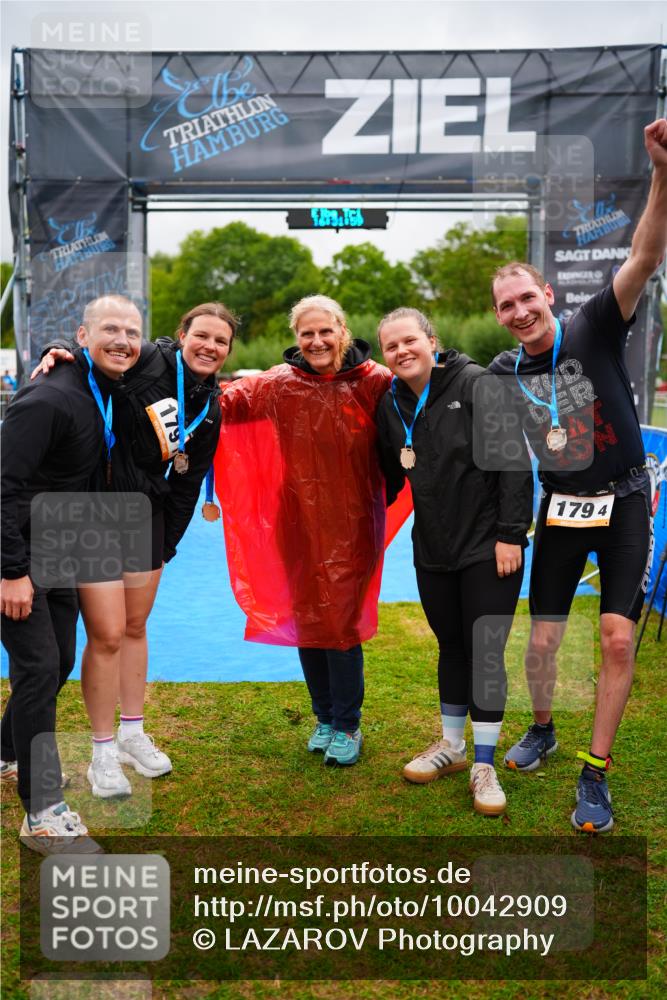 30.08.2026 - Elbe Triathlon Hamburg LAZAROV Photography http://msf.ph/oto/10042909 30.08.2026 16:31:59 Ziel  meine-sportfotos.de