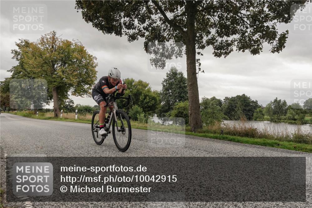 30.08.2026 - Elbe Triathlon Hamburg Michael Burmester http://msf.ph/oto/10042915 30.08.2026 09:16:11 Radfahren 190, 343, 452, 528 meine-sportfotos.de