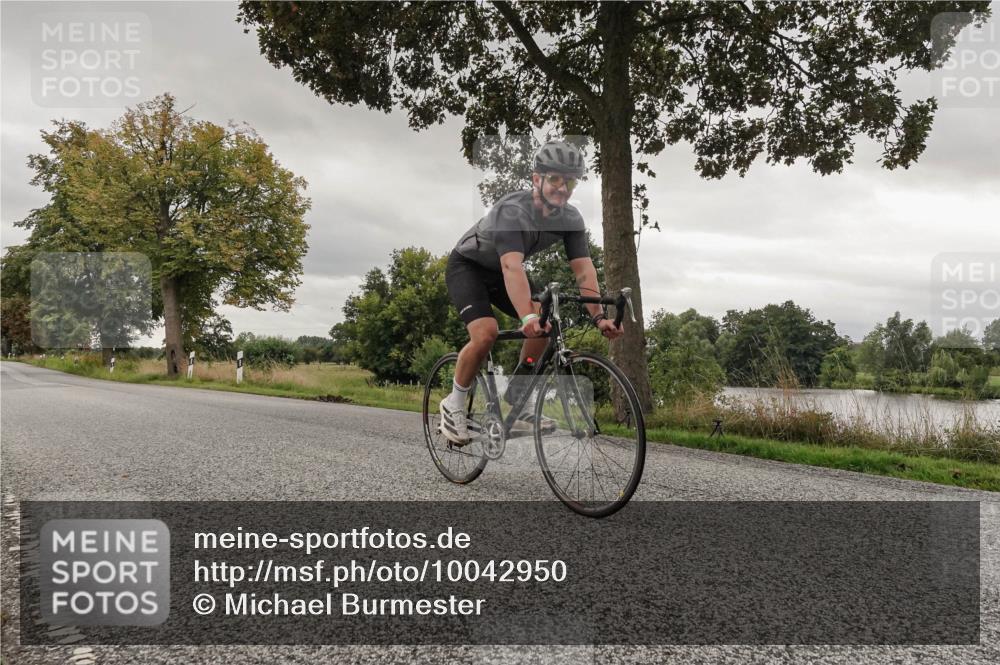 30.08.2026 - Elbe Triathlon Hamburg Michael Burmester http://msf.ph/oto/10042950 30.08.2026 09:16:27 Radfahren 369, 376, 379, 405, 622 meine-sportfotos.de