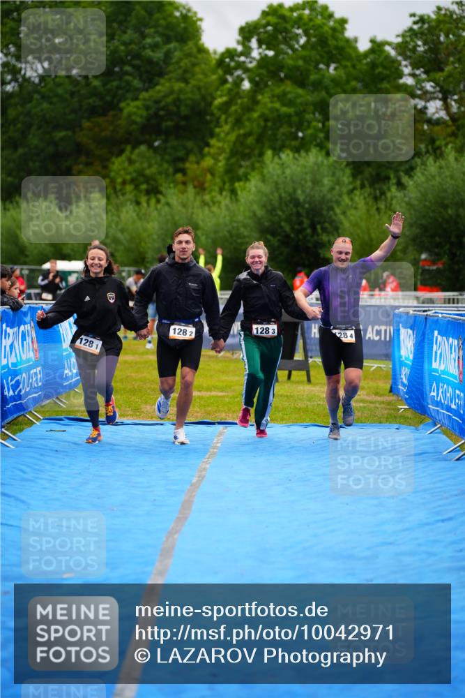 30.08.2026 - Elbe Triathlon Hamburg LAZAROV Photography http://msf.ph/oto/10042971 30.08.2026 16:32:14 Ziel  meine-sportfotos.de