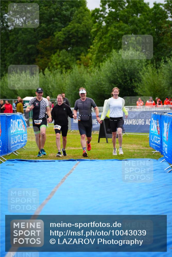 30.08.2026 - Elbe Triathlon Hamburg LAZAROV Photography http://msf.ph/oto/10043039 30.08.2026 16:32:26 Ziel  meine-sportfotos.de