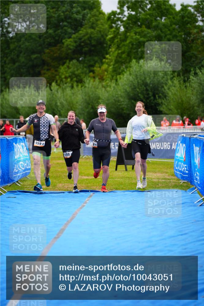 30.08.2026 - Elbe Triathlon Hamburg LAZAROV Photography http://msf.ph/oto/10043051 30.08.2026 16:32:26 Ziel  meine-sportfotos.de