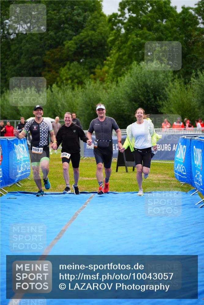 30.08.2026 - Elbe Triathlon Hamburg LAZAROV Photography http://msf.ph/oto/10043057 30.08.2026 16:32:26 Ziel  meine-sportfotos.de