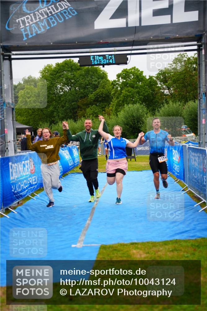 30.08.2026 - Elbe Triathlon Hamburg LAZAROV Photography http://msf.ph/oto/10043124 30.08.2026 16:33:40 Ziel  meine-sportfotos.de
