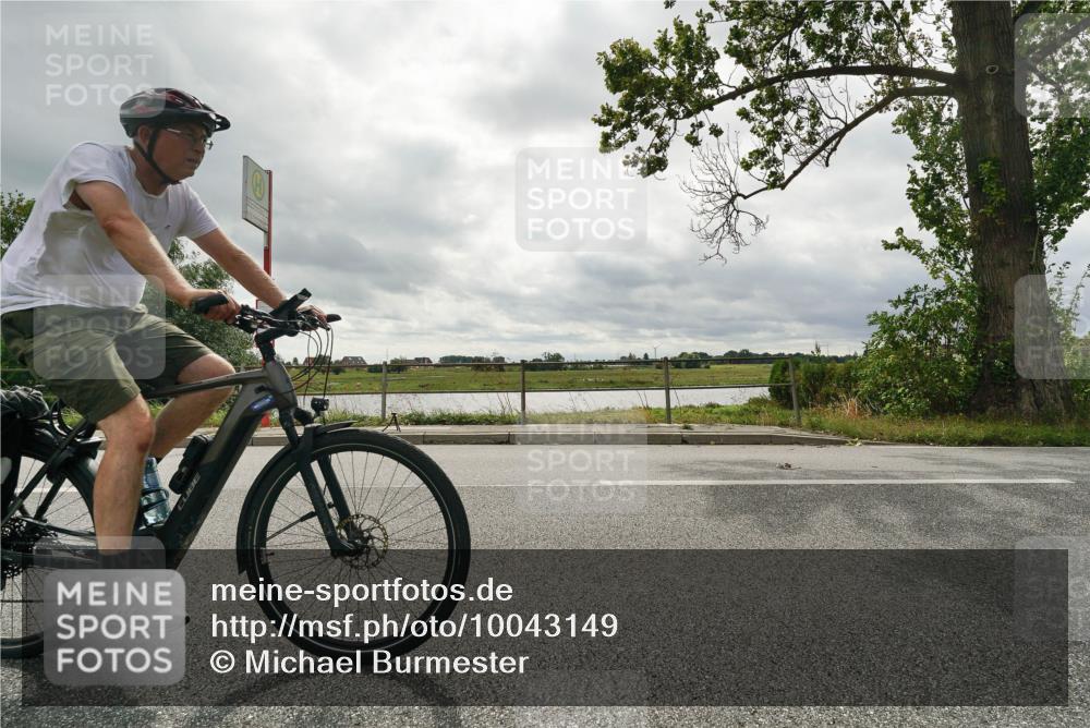 30.08.2026 - Elbe Triathlon Hamburg Michael Burmester http://msf.ph/oto/10043149 30.08.2026 13:45:19 Radfahren  meine-sportfotos.de