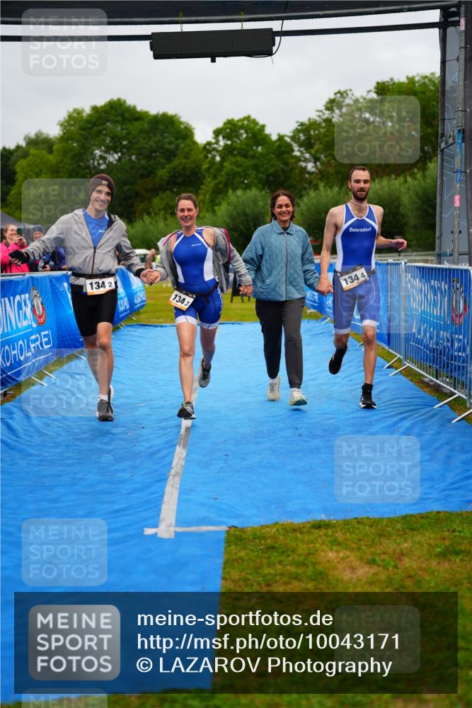 30.08.2026 - Elbe Triathlon Hamburg LAZAROV Photography http://msf.ph/oto/10043171 30.08.2026 16:33:46 Ziel  meine-sportfotos.de