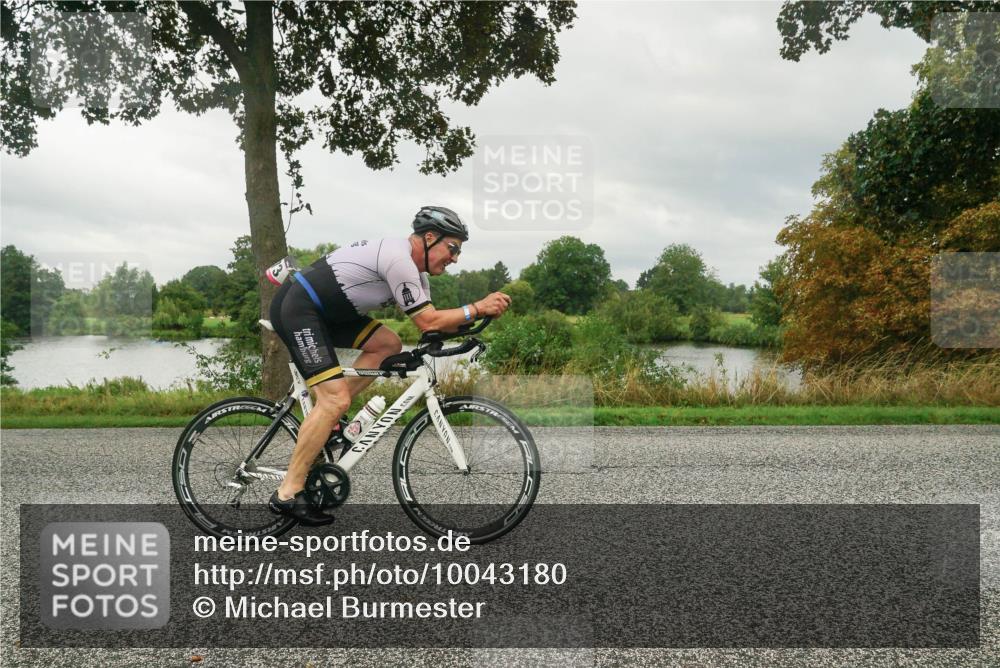 30.08.2026 - Elbe Triathlon Hamburg Michael Burmester http://msf.ph/oto/10043180 30.08.2026 09:00:30 Radfahren 273, 302, 385, 389 meine-sportfotos.de