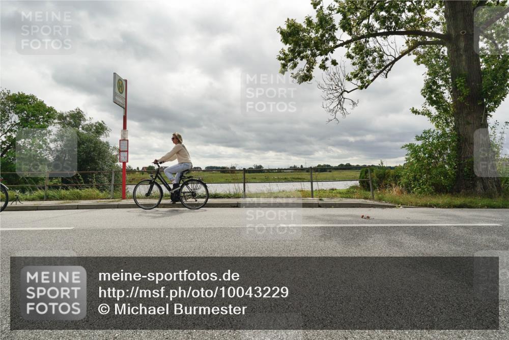 30.08.2026 - Elbe Triathlon Hamburg Michael Burmester http://msf.ph/oto/10043229 30.08.2026 13:48:15 Radfahren  meine-sportfotos.de