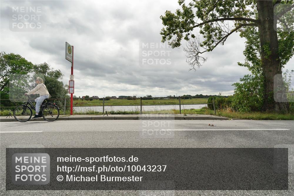 30.08.2026 - Elbe Triathlon Hamburg Michael Burmester http://msf.ph/oto/10043237 30.08.2026 13:48:16 Radfahren  meine-sportfotos.de