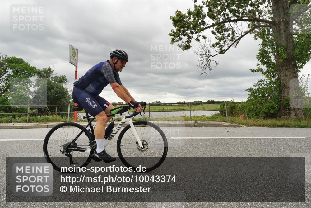 30.08.2026 - Elbe Triathlon Hamburg Michael Burmester http://msf.ph/oto/10043374 30.08.2026 13:55:48 Radfahren  meine-sportfotos.de