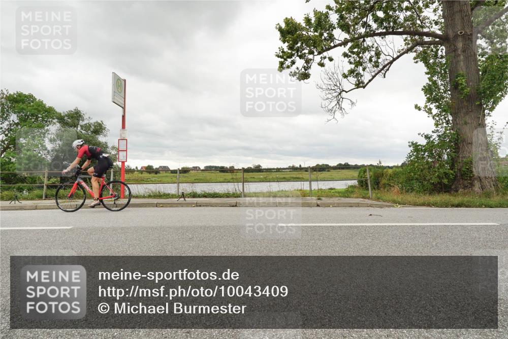30.08.2026 - Elbe Triathlon Hamburg Michael Burmester http://msf.ph/oto/10043409 30.08.2026 14:07:10 Radfahren  meine-sportfotos.de