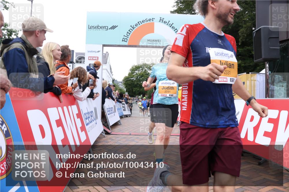 30.08.2026 - Blankeneser Heldenlauf Lena Gebhardt http://msf.ph/oto/10043410 30.08.2026 11:49:13 Ziel 2258, 2291, 2531, 2704 meine-sportfotos.de