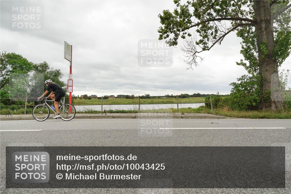 30.08.2026 - Elbe Triathlon Hamburg Michael Burmester http://msf.ph/oto/10043425 30.08.2026 14:07:53 Radfahren  meine-sportfotos.de