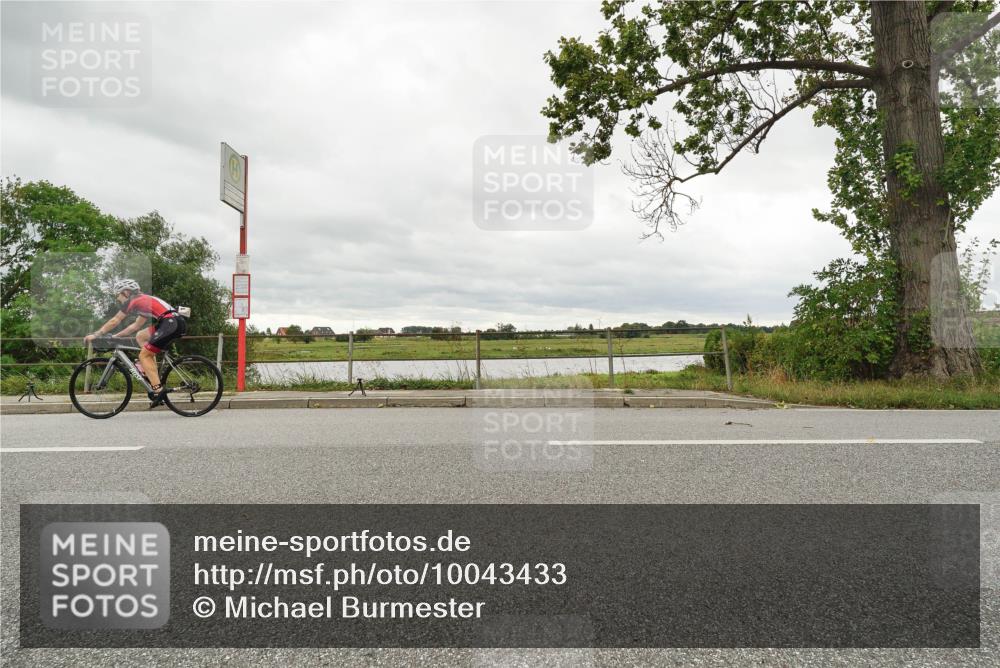 30.08.2026 - Elbe Triathlon Hamburg Michael Burmester http://msf.ph/oto/10043433 30.08.2026 14:07:56 Radfahren  meine-sportfotos.de