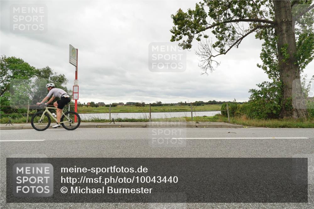 30.08.2026 - Elbe Triathlon Hamburg Michael Burmester http://msf.ph/oto/10043440 30.08.2026 14:08:02 Radfahren  meine-sportfotos.de
