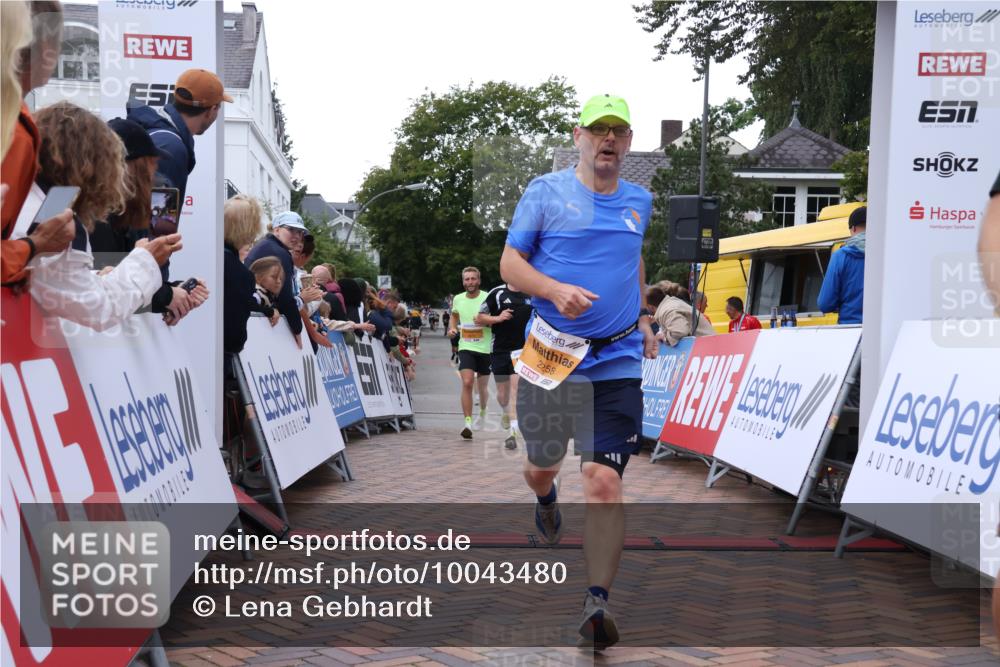30.08.2026 - Blankeneser Heldenlauf Lena Gebhardt http://msf.ph/oto/10043480 30.08.2026 11:49:16 Ziel 2258, 2291, 2531, 2599, 2704, 2879 meine-sportfotos.de