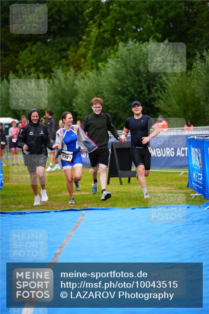 30.08.2026 - Elbe Triathlon Hamburg LAZAROV Photography http://msf.ph/oto/10043515 30.08.2026 16:37:23 Ziel  meine-sportfotos.de