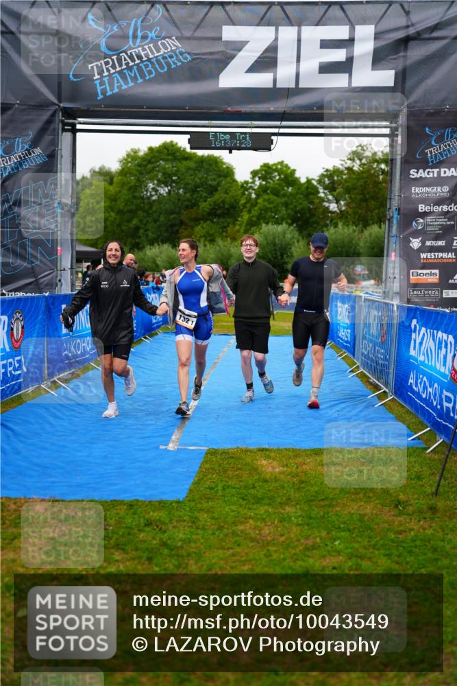 30.08.2026 - Elbe Triathlon Hamburg LAZAROV Photography http://msf.ph/oto/10043549 30.08.2026 16:37:27 Ziel  meine-sportfotos.de