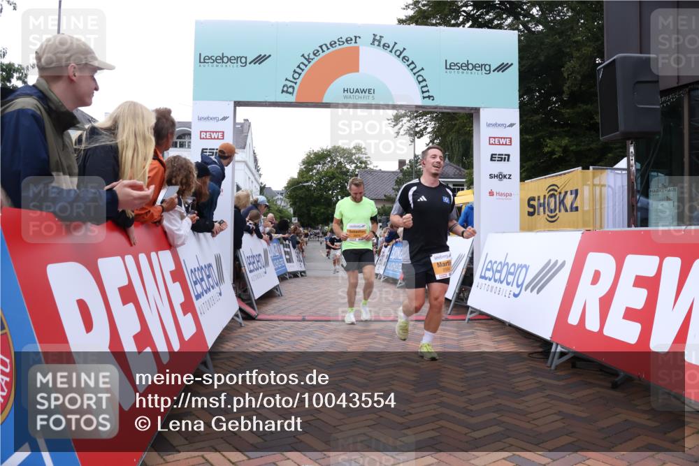 30.08.2026 - Blankeneser Heldenlauf Lena Gebhardt http://msf.ph/oto/10043554 30.08.2026 11:49:19 Ziel 2258, 2291, 2531, 2555, 2599, 2704, 2879 meine-sportfotos.de