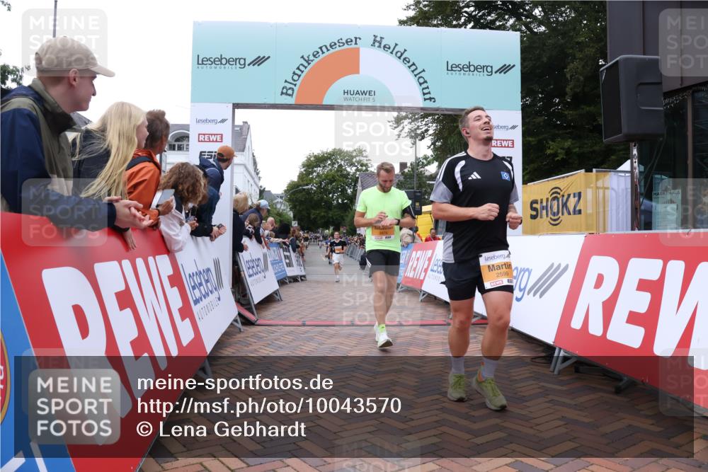 30.08.2026 - Blankeneser Heldenlauf Lena Gebhardt http://msf.ph/oto/10043570 30.08.2026 11:49:20 Ziel 2258, 2555, 2599, 2704, 2879 meine-sportfotos.de