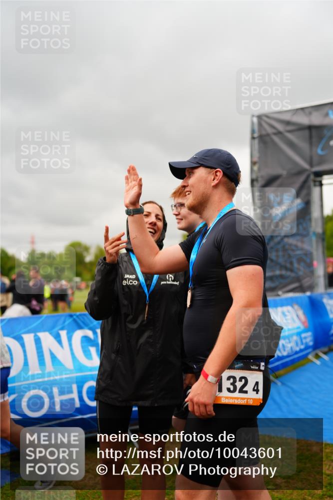 30.08.2026 - Elbe Triathlon Hamburg LAZAROV Photography http://msf.ph/oto/10043601 30.08.2026 16:37:55 Ziel  meine-sportfotos.de