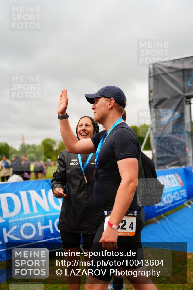 30.08.2026 - Elbe Triathlon Hamburg LAZAROV Photography http://msf.ph/oto/10043604 30.08.2026 16:37:55 Ziel  meine-sportfotos.de