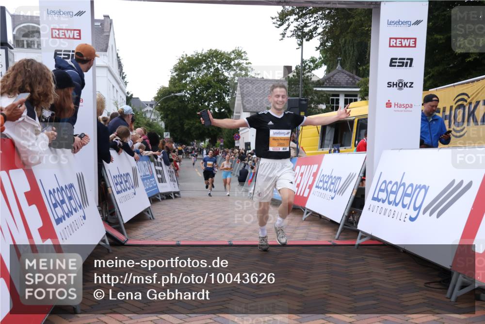 30.08.2026 - Blankeneser Heldenlauf Lena Gebhardt http://msf.ph/oto/10043626 30.08.2026 11:49:23 Ziel 2258, 2555, 2599, 2624, 2879, 2955 meine-sportfotos.de
