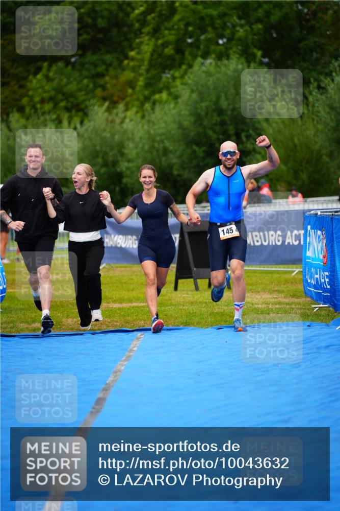 30.08.2026 - Elbe Triathlon Hamburg LAZAROV Photography http://msf.ph/oto/10043632 30.08.2026 16:38:31 Ziel  meine-sportfotos.de
