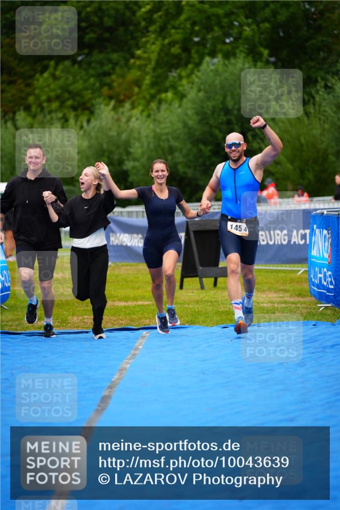 30.08.2026 - Elbe Triathlon Hamburg LAZAROV Photography http://msf.ph/oto/10043639 30.08.2026 16:38:31 Ziel  meine-sportfotos.de