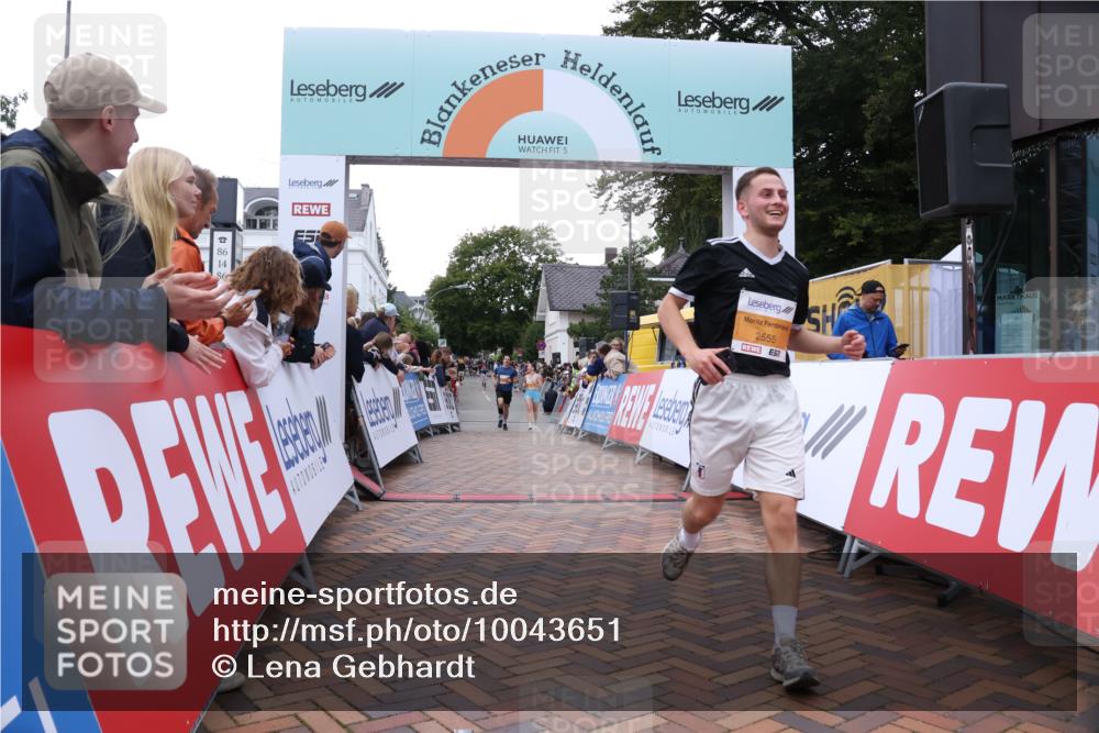 30.08.2026 - Blankeneser Heldenlauf Lena Gebhardt http://msf.ph/oto/10043651 30.08.2026 11:49:24 Ziel 2258, 2555, 2599, 2624, 2879, 2955 meine-sportfotos.de