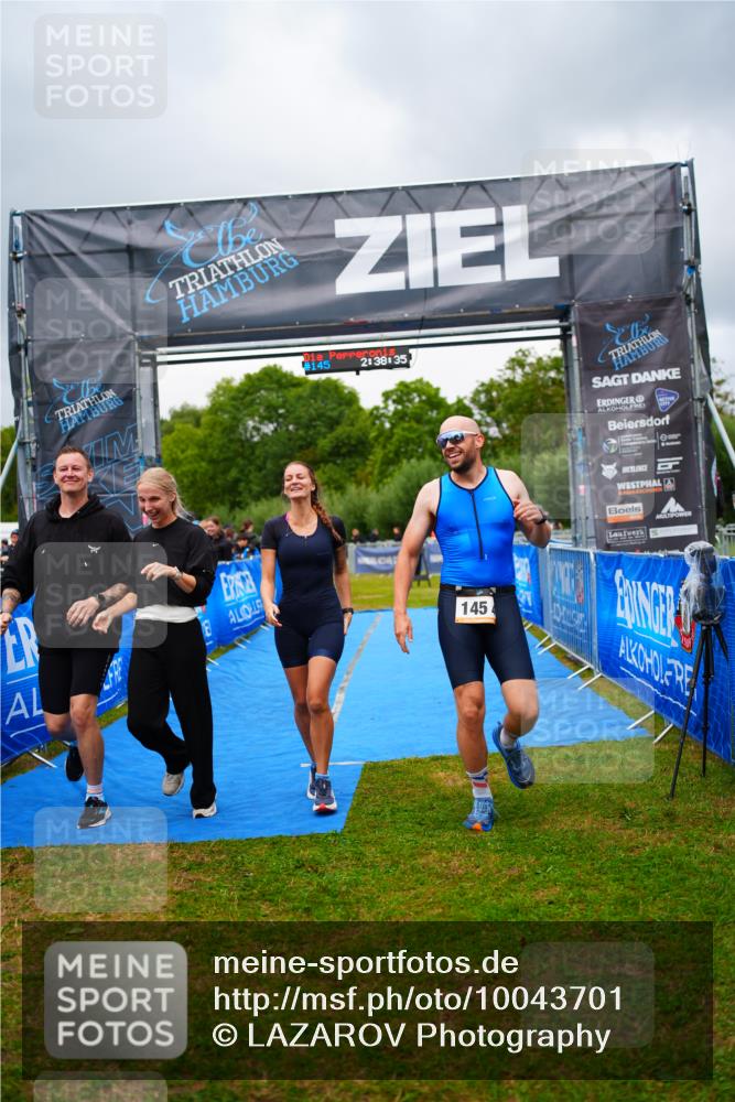 30.08.2026 - Elbe Triathlon Hamburg LAZAROV Photography http://msf.ph/oto/10043701 30.08.2026 16:38:35 Ziel  meine-sportfotos.de