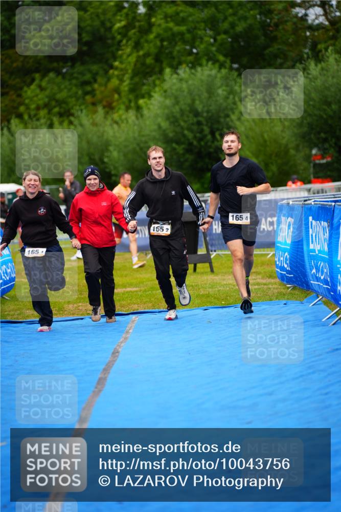 30.08.2026 - Elbe Triathlon Hamburg LAZAROV Photography http://msf.ph/oto/10043756 30.08.2026 16:38:59 Ziel  meine-sportfotos.de