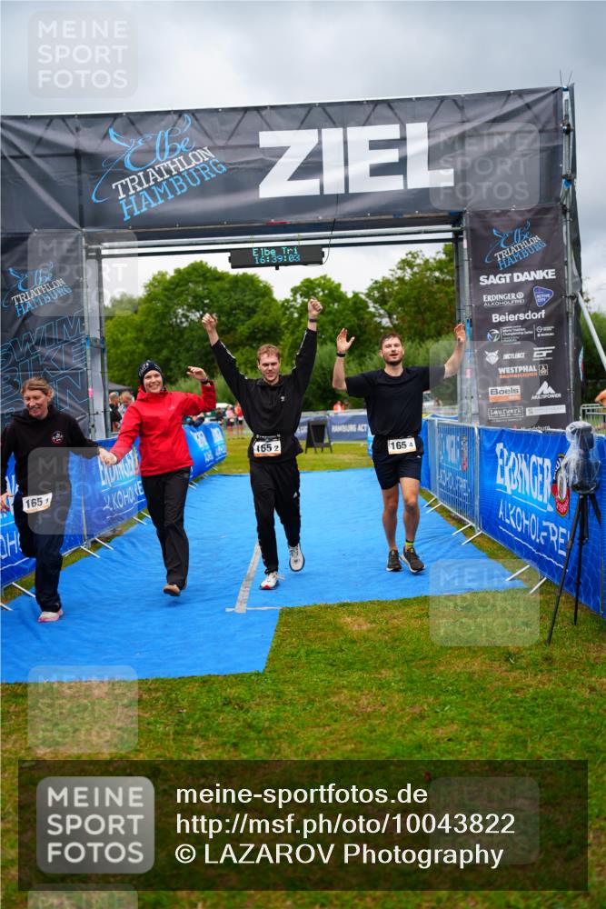30.08.2026 - Elbe Triathlon Hamburg LAZAROV Photography http://msf.ph/oto/10043822 30.08.2026 16:39:02 Ziel  meine-sportfotos.de