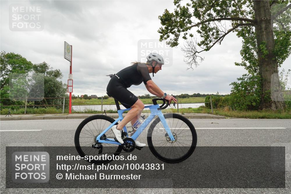 30.08.2026 - Elbe Triathlon Hamburg Michael Burmester http://msf.ph/oto/10043831 30.08.2026 14:11:05 Radfahren 176 meine-sportfotos.de