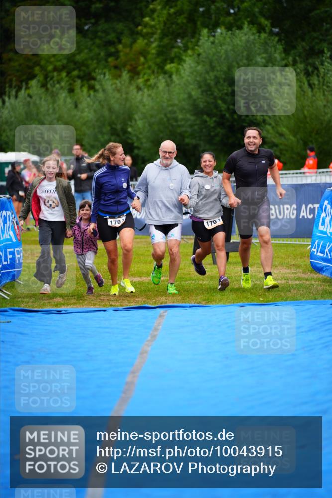 30.08.2026 - Elbe Triathlon Hamburg LAZAROV Photography http://msf.ph/oto/10043915 30.08.2026 16:39:35 Ziel  meine-sportfotos.de