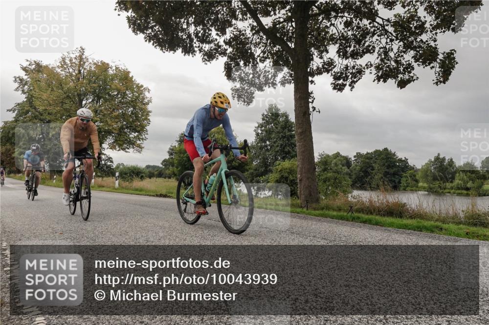 30.08.2026 - Elbe Triathlon Hamburg Michael Burmester http://msf.ph/oto/10043939 30.08.2026 09:21:23 Radfahren 410, 443, 488, 497, 600 meine-sportfotos.de