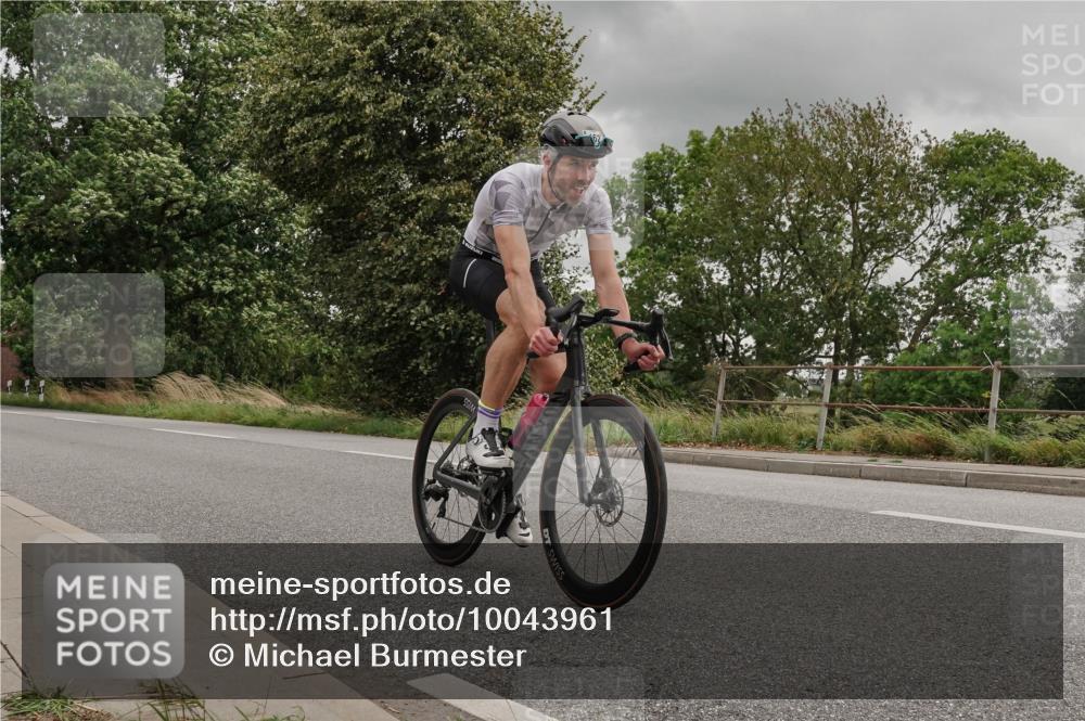 30.08.2026 - Elbe Triathlon Hamburg Michael Burmester http://msf.ph/oto/10043961 30.08.2026 14:58:28 Radfahren  meine-sportfotos.de