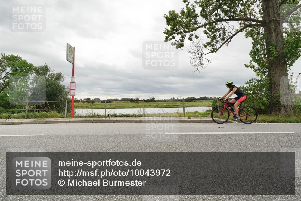 30.08.2026 - Elbe Triathlon Hamburg Michael Burmester http://msf.ph/oto/10043972 30.08.2026 14:12:01 Radfahren 157 meine-sportfotos.de
