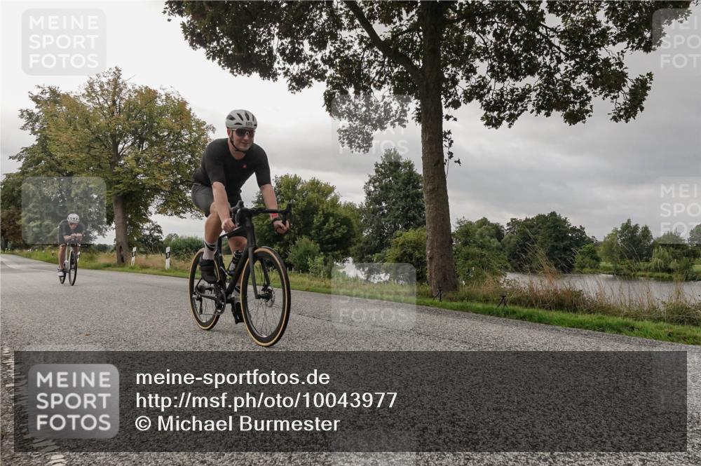 30.08.2026 - Elbe Triathlon Hamburg Michael Burmester http://msf.ph/oto/10043977 30.08.2026 09:21:46 Radfahren 322, 352, 356, 458, 496, 609, 642, 1897 meine-sportfotos.de