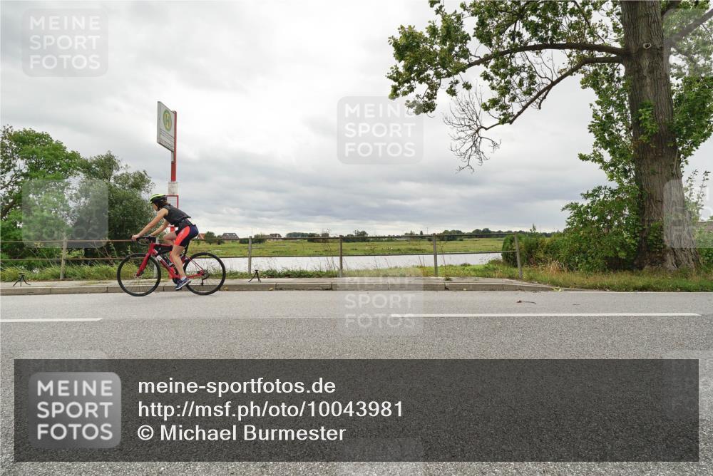 30.08.2026 - Elbe Triathlon Hamburg Michael Burmester http://msf.ph/oto/10043981 30.08.2026 14:12:02 Radfahren  meine-sportfotos.de