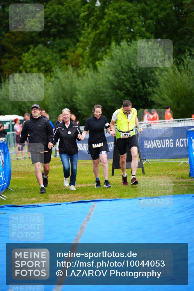 30.08.2026 - Elbe Triathlon Hamburg LAZAROV Photography http://msf.ph/oto/10044053 30.08.2026 16:40:25 Ziel  meine-sportfotos.de