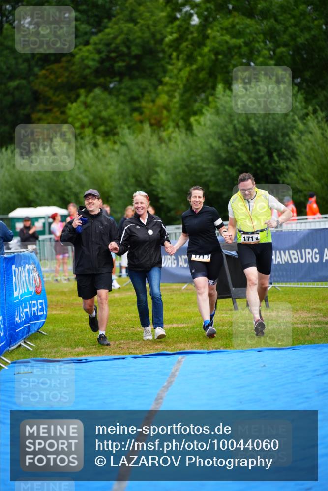 30.08.2026 - Elbe Triathlon Hamburg LAZAROV Photography http://msf.ph/oto/10044060 30.08.2026 16:40:26 Ziel  meine-sportfotos.de
