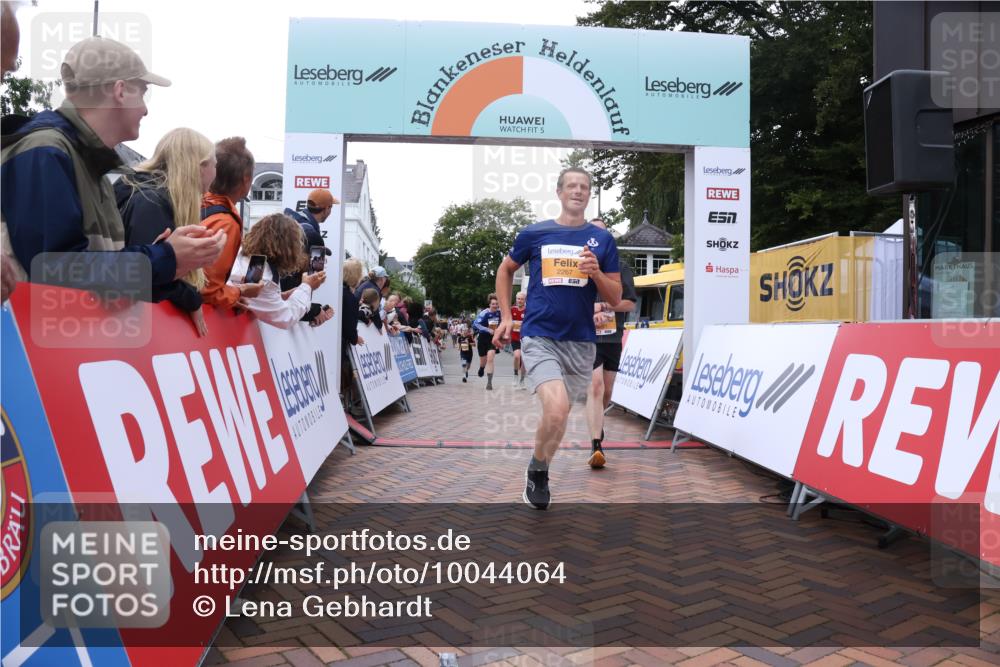 30.08.2026 - Blankeneser Heldenlauf Lena Gebhardt http://msf.ph/oto/10044064 30.08.2026 11:49:46 Ziel 2261, 2267, 2657, 2721, 2960 meine-sportfotos.de