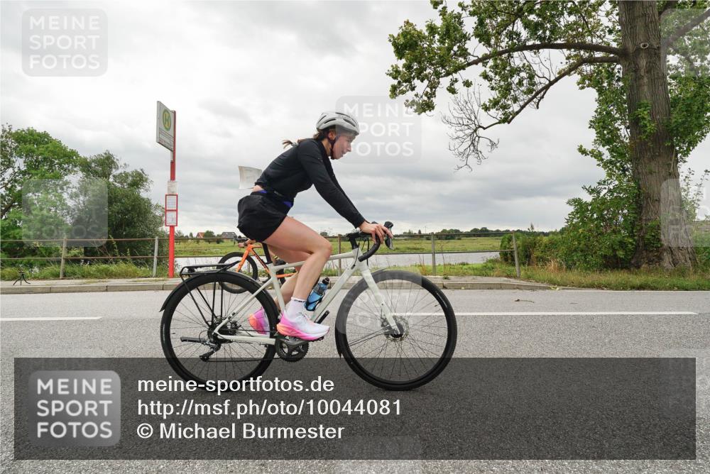30.08.2026 - Elbe Triathlon Hamburg Michael Burmester http://msf.ph/oto/10044081 30.08.2026 14:12:51 Radfahren 137 meine-sportfotos.de